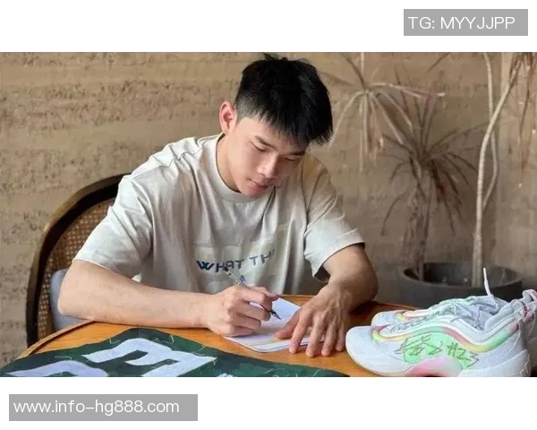 林葳脑后传球技惊四座德米尔接球轻松得分展现默契配合 林葳脑后传球技惊四座德米尔接球轻松得分展现默契配合