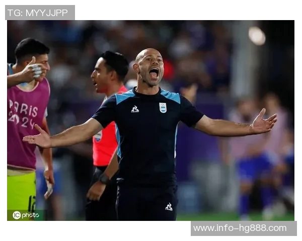 季后赛即将开启贝克汉姆现身迈阿密训练场与马斯切拉诺热烈交流